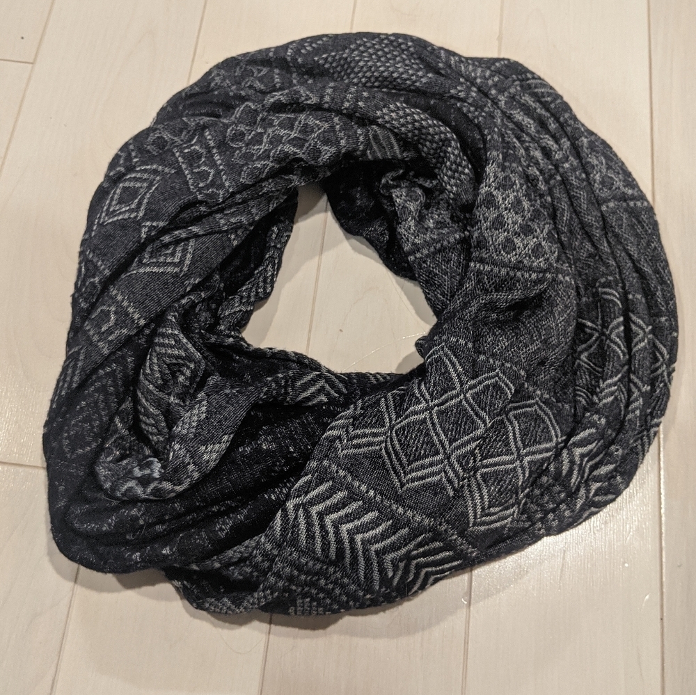 Athleta infinity scarf